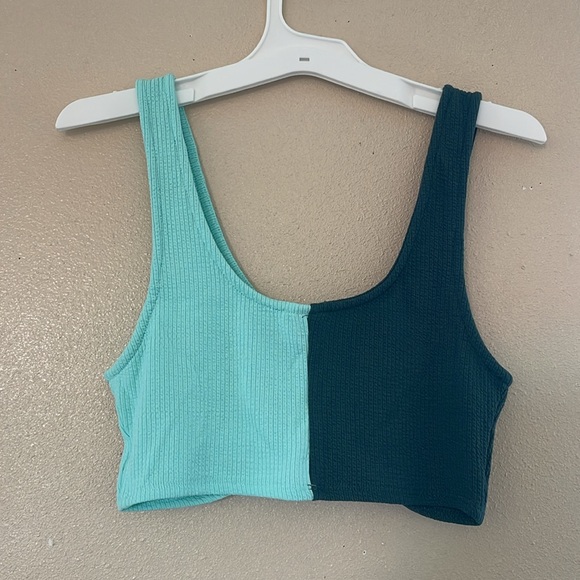 Two tone ruched crop top - Picture 2 of 2